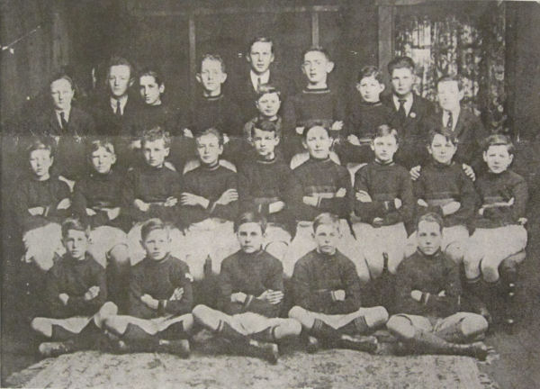 black_rock_school_football_1924.jpg